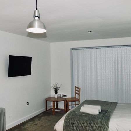 Modern City Central Studio Apt Бирмингем Экстерьер фото