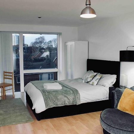 Modern City Central Studio Apt Бирмингем Экстерьер фото