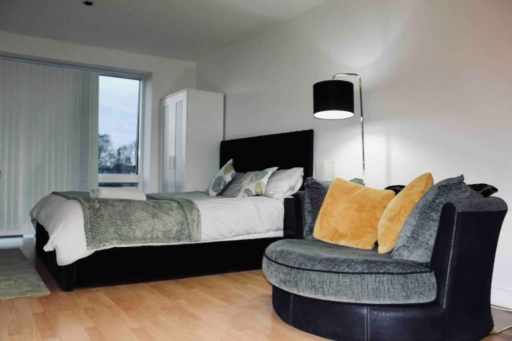 Modern City Central Studio Apt Бирмингем Экстерьер фото